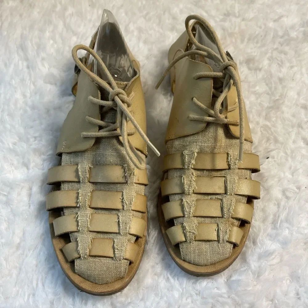 Blowfish Malibu beige faux leather and canvas lace up flats size8